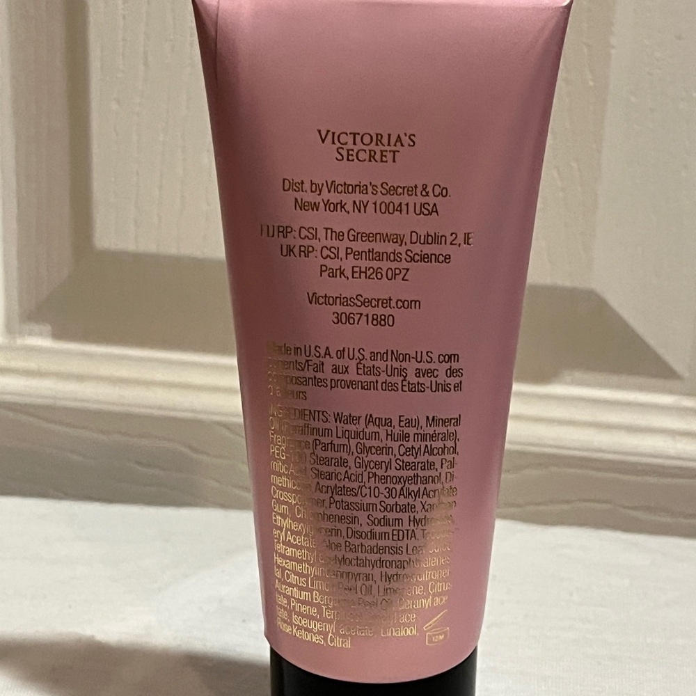 Victoria’s Secret Bombshell Fragrance Lotion 3.4 oz Pink New - Picture 5 of 5